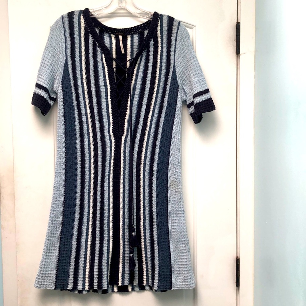 Free People blue knit short sleeve tunic sz S